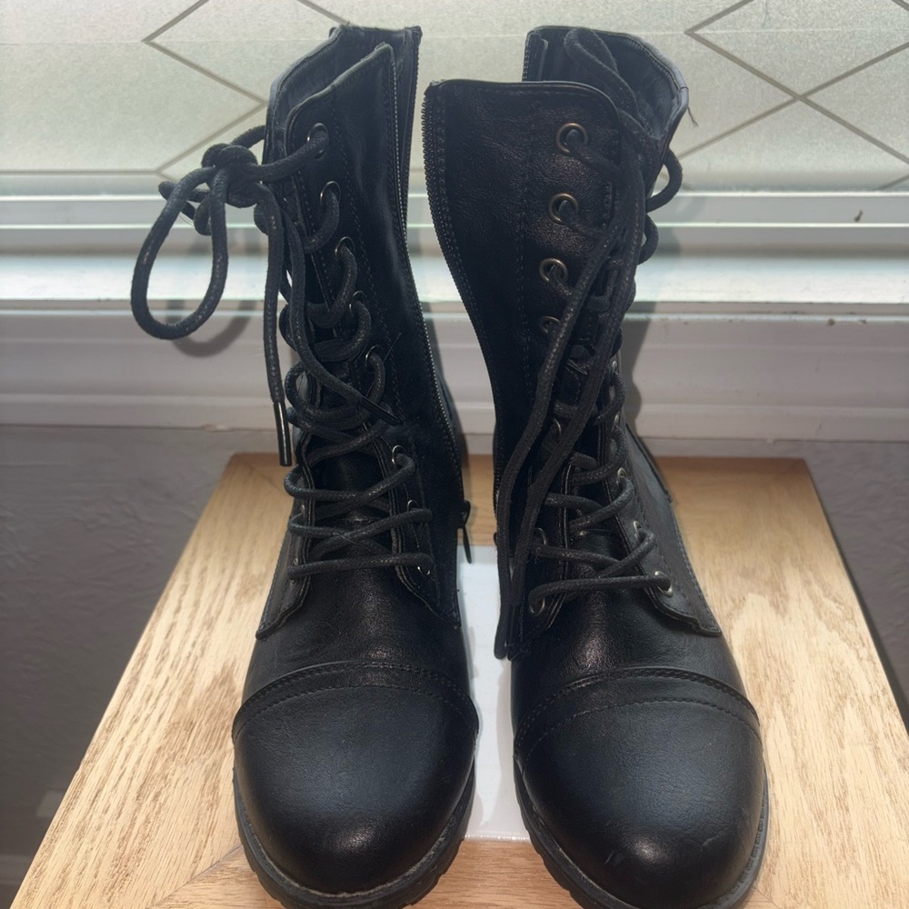 Black Lace-Up Women's Boots